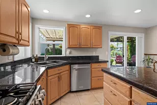 2690 NW 19th St, Albany, OR 97321 - Photo 10