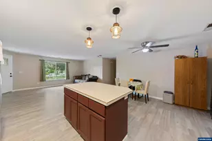 422 E 5th St, Lafayette, OR 97127 - Photo 12