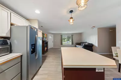 422 E 5th St, Lafayette, OR 97127 - Photo 14