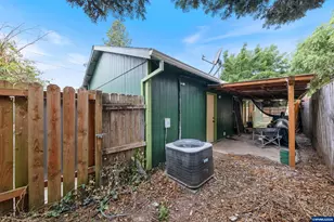 422 E 5th St, Lafayette, OR 97127 - Photo 34
