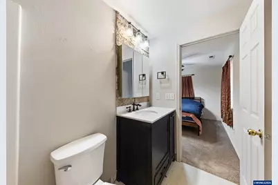 422 E 5th St, Lafayette, OR 97127 - Photo 22