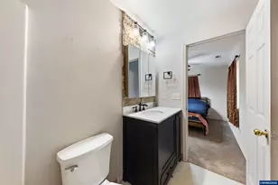 422 E 5th St, Lafayette, OR 97127 - Photo 22