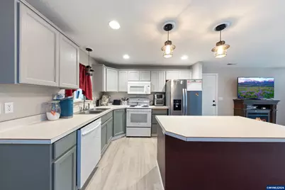 422 E 5th St, Lafayette, OR 97127 - Photo 10