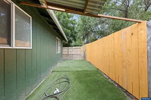 422 E 5th St, Lafayette, OR 97127 - Photo 38