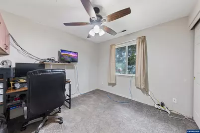 422 E 5th St, Lafayette, OR 97127 - Photo 26