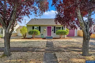 1090 14th Av SW, Albany, OR 97321 - Photo 2
