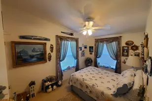 652 Royalty Cir NE, Salem, OR 97301 - Photo 10
