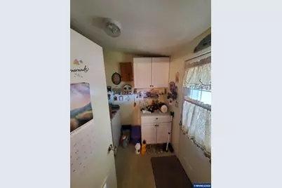 652 Royalty Cir NE, Salem, OR 97301 - Photo 8