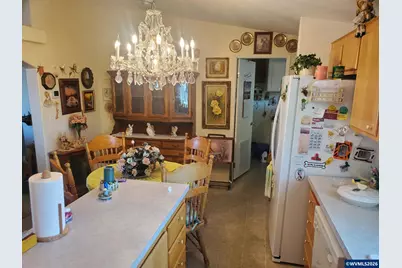 652 Royalty Cir NE, Salem, OR 97301 - Photo 6
