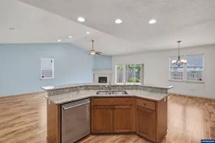 6087 Rolletti Dr SE, Salem, OR 97306 - Photo 16