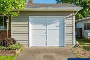 1051 24th Av SE, Albany, OR 97322 - Photo 4