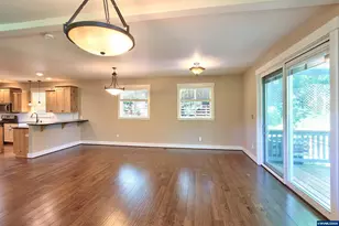 957 SW Fellows St, McMinnville, OR 97128 - Photo 12