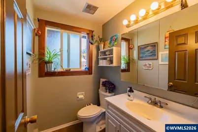 350 W Pine St, Sweet Home, OR 97386 - Photo 18