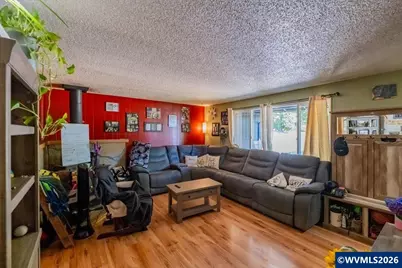 350 W Pine St, Sweet Home, OR 97386 - Photo 4