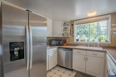 1925 River Rd, Lebanon, OR 97355 - Photo 8