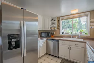 1925 River Rd, Lebanon, OR 97355 - Photo 8