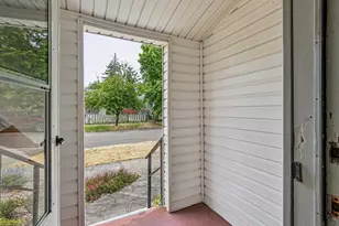 1035 NE Ford St, McMinnville, OR 97128 - Photo 8
