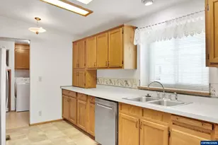 4448 Long St, Sweet Home, OR 97386 - Photo 18