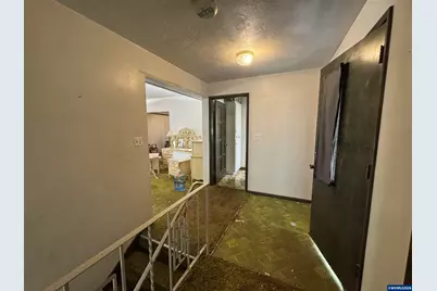 881 Huron Ct SE, Salem, OR 97302 - Photo 8