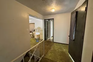881 Huron Ct SE, Salem, OR 97302 - Photo 8