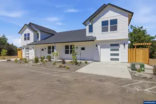 1251 Brown (-1255) St, Woodburn, OR 97071 - Photo 4
