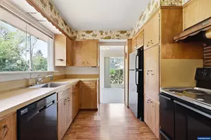 510 E Sherman St, Lebanon, OR 97355 - Photo 12