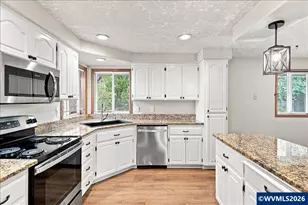5746 Flairstone Dr SE, Salem, OR 97306 - Photo 8