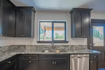 2456 Phillips Wy, Lebanon, OR 97355 - Photo 10