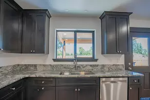 2456 Phillips Wy, Lebanon, OR 97355 - Photo 10
