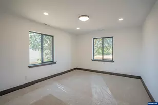 2456 Phillips Wy, Lebanon, OR 97355 - Photo 18