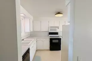 3704 Hill St SE, Albany, OR 97322 - Photo 2