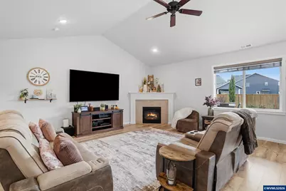 2944 NE Drift Ct, Albany, OR 97321 - Photo 4