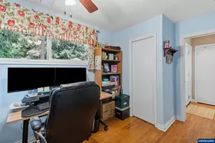 954 Terrace Dr NW, Salem, OR 97304 - Photo 14