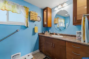 954 Terrace Dr NW, Salem, OR 97304 - Photo 20
