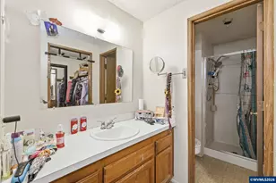 920 Echo Hollow Rd, Eugene, OR 97402 - Photo 34