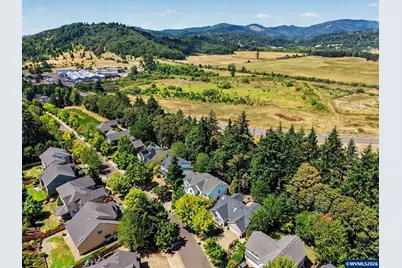 6111 SW Grand Oaks Dr, Corvallis, OR 97333 - Photo 2