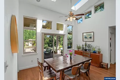 810 NW Lyman Dr, Corvallis, OR 97330 - Photo 10