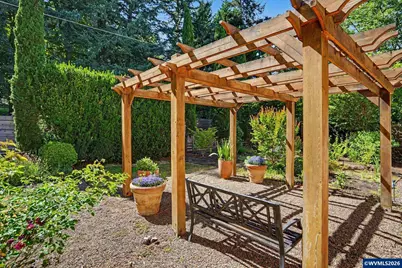 810 NW Lyman Dr, Corvallis, OR 97330 - Photo 40