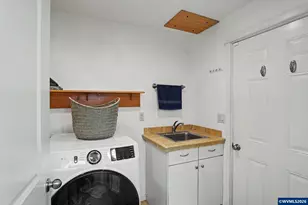 810 NW Lyman Dr, Corvallis, OR 97330 - Photo 18