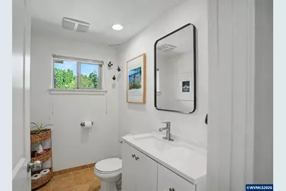 810 NW Lyman Dr, Corvallis, OR 97330 - Photo 16