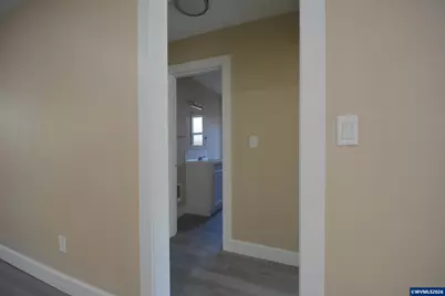 1075 Shipping St NE, Salem, OR 97301 - Photo 14