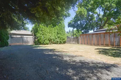 1075 Shipping St NE, Salem, OR 97301 - Photo 38