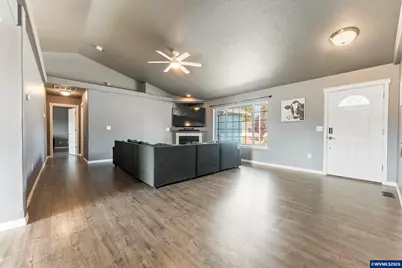 904 Isabel Dr, Jefferson, OR 97352 - Photo 8