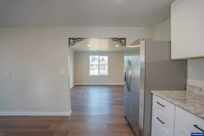 490 W A St, Lebanon, OR 97355 - Photo 8
