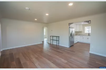 490 W A St, Lebanon, OR 97355 - Photo 12