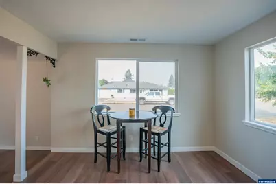 490 W A St, Lebanon, OR 97355 - Photo 10