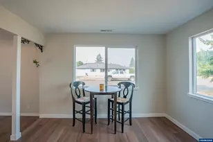 490 W A St, Lebanon, OR 97355 - Photo 10