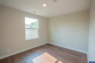 490 W A St, Lebanon, OR 97355 - Photo 16