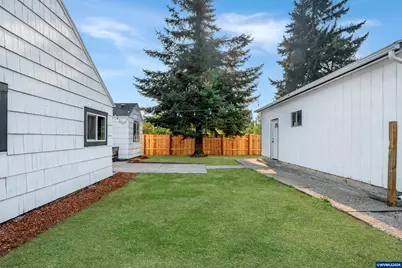 490 W A St, Lebanon, OR 97355 - Photo 26
