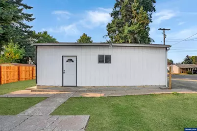 490 W A St, Lebanon, OR 97355 - Photo 28